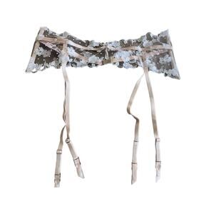 Victoria's Secret Floral Embroidered Nude and White Lace Pearl Garter Belt - M/L